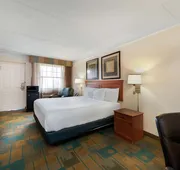 La Quinta Inn & Suites by Wyndham Bossier City hotel detail image 3