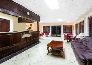 Travelodge by Wyndham Shreveport LA hotel thumbnail 2