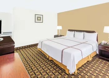 Travelodge by Wyndham Shreveport LA hotel thumbnail 6