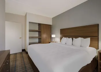 MainStay Suites Wilmington - University Area hotel thumbnail 8