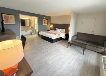 Quality Inn & Suites Baton Rouge West – Port Allen hotel thumbnail 6