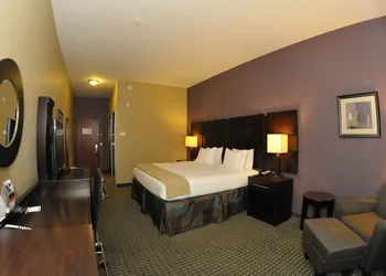 Holiday Inn Express Hotel & Suites Baton Rouge North by IHG hotel thumbnail 4