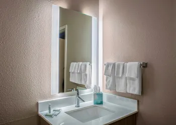 Springhill Suites By Marriott Baton Rouge South hotel thumbnail 4