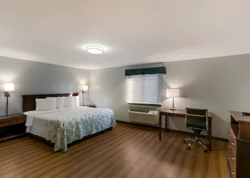 HomeTowne Studios by Red Roof Denver, PA hotel thumbnail 7