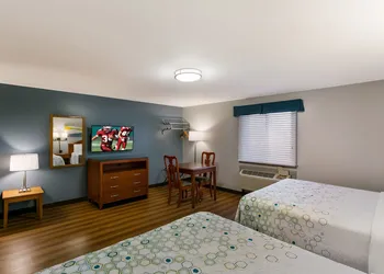 HomeTowne Studios by Red Roof Denver, PA hotel thumbnail 8