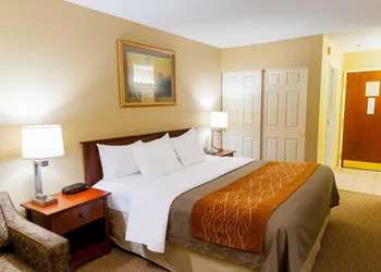 Comfort Inn New Holland Amish Country hotel thumbnail 8