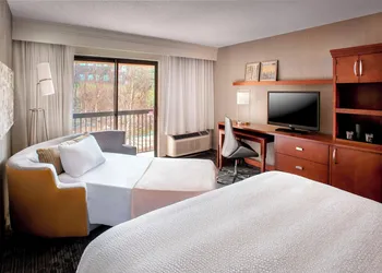 Courtyard by Marriott Parsippany hotel thumbnail 8