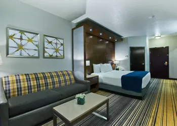 Oxford Suites Downtown Spokane hotel thumbnail 6
