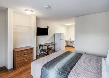 HomeTowne Studios by Red Roof Spokane - Valley hotel thumbnail 4