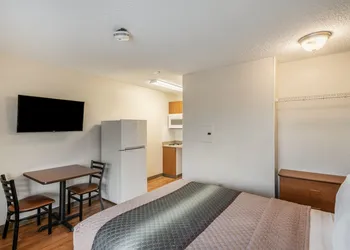 HomeTowne Studios by Red Roof Spokane - Valley hotel thumbnail 6