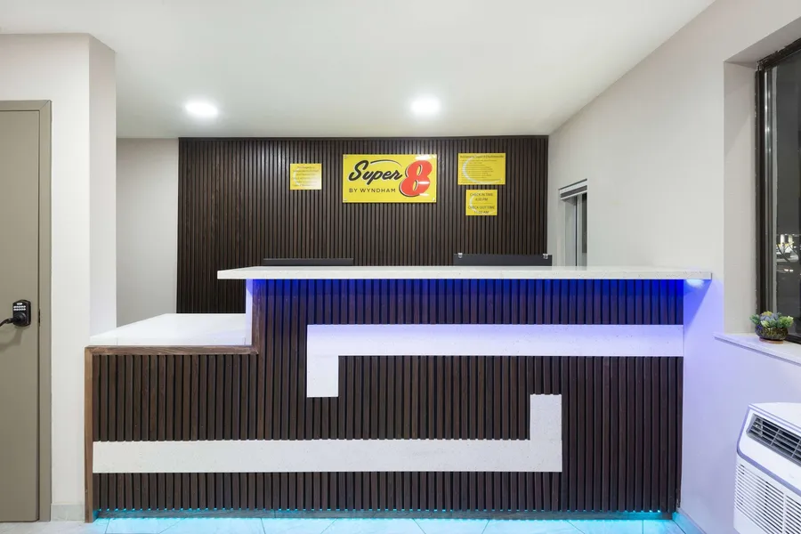 Super 8 by Wyndham Charlottesville hotel detail image 2