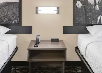 Super 8 by Wyndham Charlottesville hotel thumbnail 7
