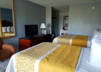 Days Inn by Wyndham Richmond hotel thumbnail 3