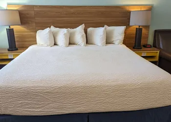 Days Inn by Wyndham Lake Havasu hotel thumbnail 6