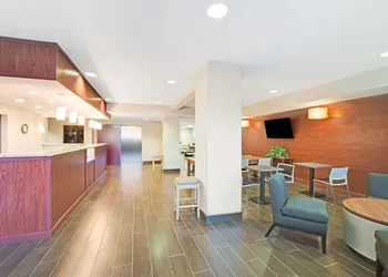 Microtel Inn & Suites by Wyndham Urbandale/Des Moines hotel thumbnail 2