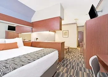 Microtel Inn & Suites by Wyndham Urbandale/Des Moines hotel thumbnail 4