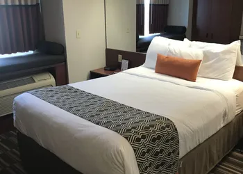 Microtel Inn & Suites by Wyndham Urbandale/Des Moines hotel thumbnail 6