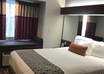 Microtel Inn & Suites by Wyndham Urbandale/Des Moines hotel thumbnail 8