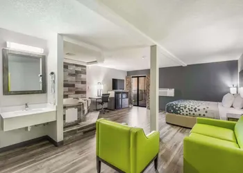 Sonesta Essential Des Moines hotel thumbnail 8
