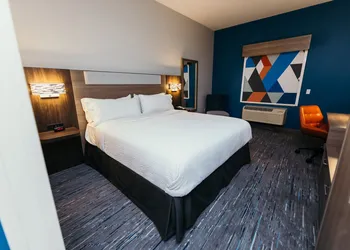 Holiday Inn Express and Suites Urbandale by IHG hotel thumbnail 5