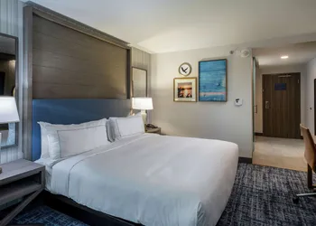 DoubleTree by Hilton Hot Springs hotel thumbnail 7