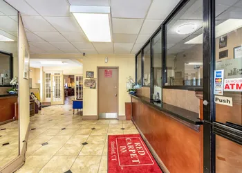 Red Carpet Inn hotel thumbnail 3