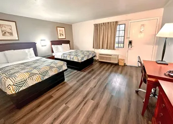 Red Carpet Inn hotel thumbnail 6