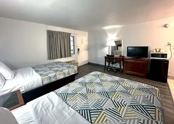 Red Carpet Inn hotel thumbnail 7