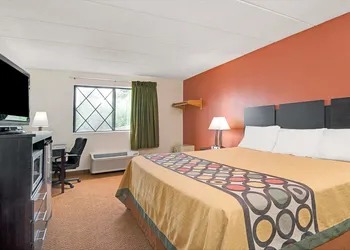 Super 8 by Wyndham Stamford/New York City Area hotel thumbnail 7