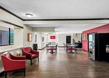 Red Roof Inn Hot Springs hotel thumbnail 4