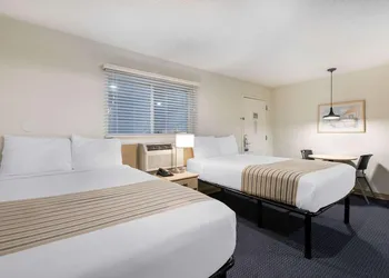 Birch Hill Suites - Lakeland hotel thumbnail 3