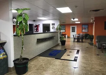 Howard Johnson by Wyndham Winter Haven FL hotel thumbnail 2