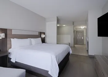 Holiday Inn Express & Suites Lakeland North - I-4 by IHG hotel thumbnail 6
