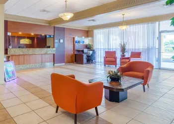 Howard Johnson by Wyndham Lakeland hotel thumbnail 5