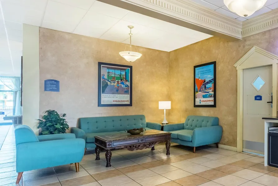 Howard Johnson by Wyndham Lakeland hotel detail image 6