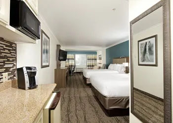Holiday Inn Express & Suites Paso Robles by IHG hotel thumbnail 4