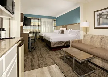 Holiday Inn Express & Suites Paso Robles by IHG hotel thumbnail 5
