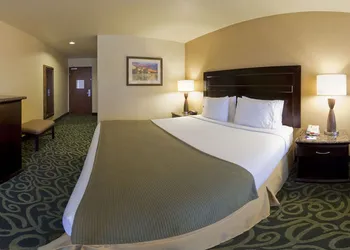Holiday Inn Express Hotel & Suites Atascadero by IHG hotel thumbnail 2