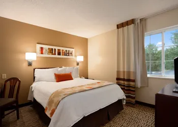MainStay Suites Greensboro hotel thumbnail 7