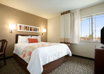 MainStay Suites Greensboro hotel thumbnail 8