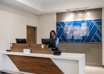 Holiday Inn Express & Suites Greensboro-(I-40 Wendover) by IHG hotel thumbnail 2