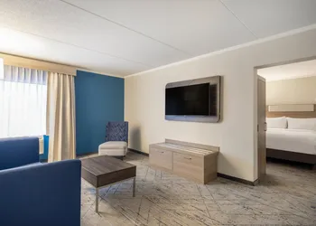 Holiday Inn Express & Suites Greensboro-(I-40 Wendover) by IHG hotel thumbnail 5