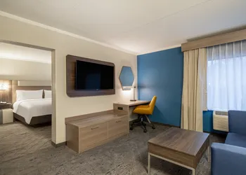 Holiday Inn Express & Suites Greensboro-(I-40 Wendover) by IHG hotel thumbnail 8