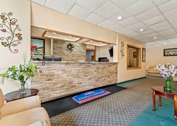 Howard Johnson by Wyndham Albany hotel thumbnail 3