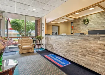 Howard Johnson by Wyndham Albany hotel thumbnail 2