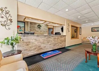 Howard Johnson by Wyndham Albany hotel thumbnail 3