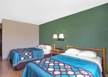 Super 8 by Wyndham Ticonderoga hotel thumbnail 7