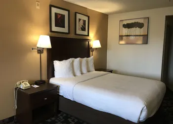 MorningGlory Inn & Suites hotel thumbnail 4