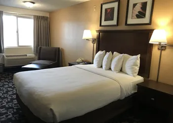 MorningGlory Inn & Suites hotel thumbnail 5