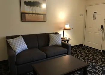 MorningGlory Inn & Suites hotel thumbnail 7